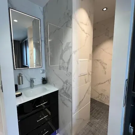 Joia - Vaugirard Apartment